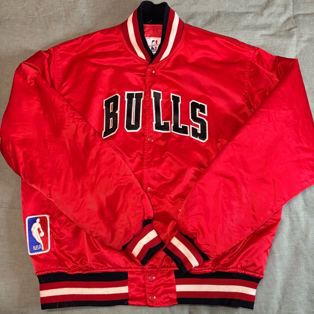 Vintage Starter Chicago Bulls NBA Red Satin Jacket Mens Size Large